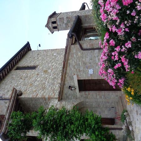 Agriturismo La Torraccia 토티 외부 사진