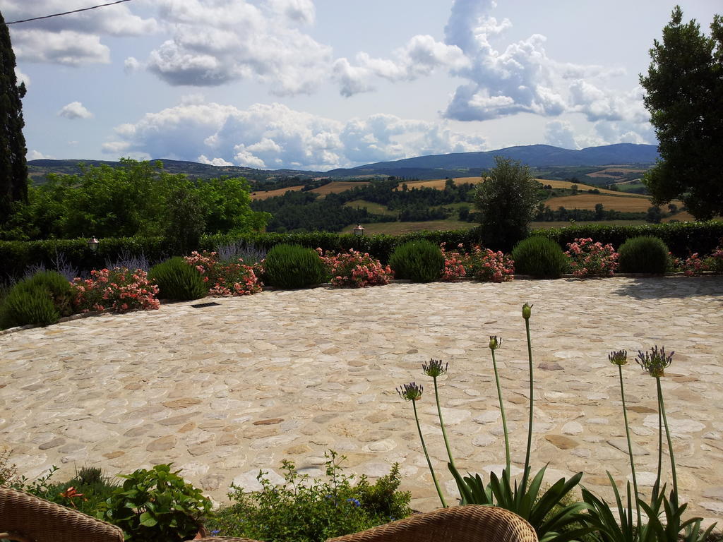 Agriturismo La Torraccia 토티 외부 사진