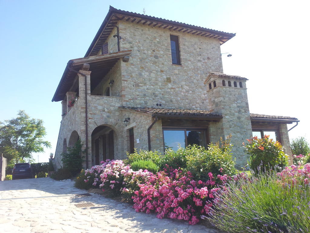 Agriturismo La Torraccia 토티 외부 사진