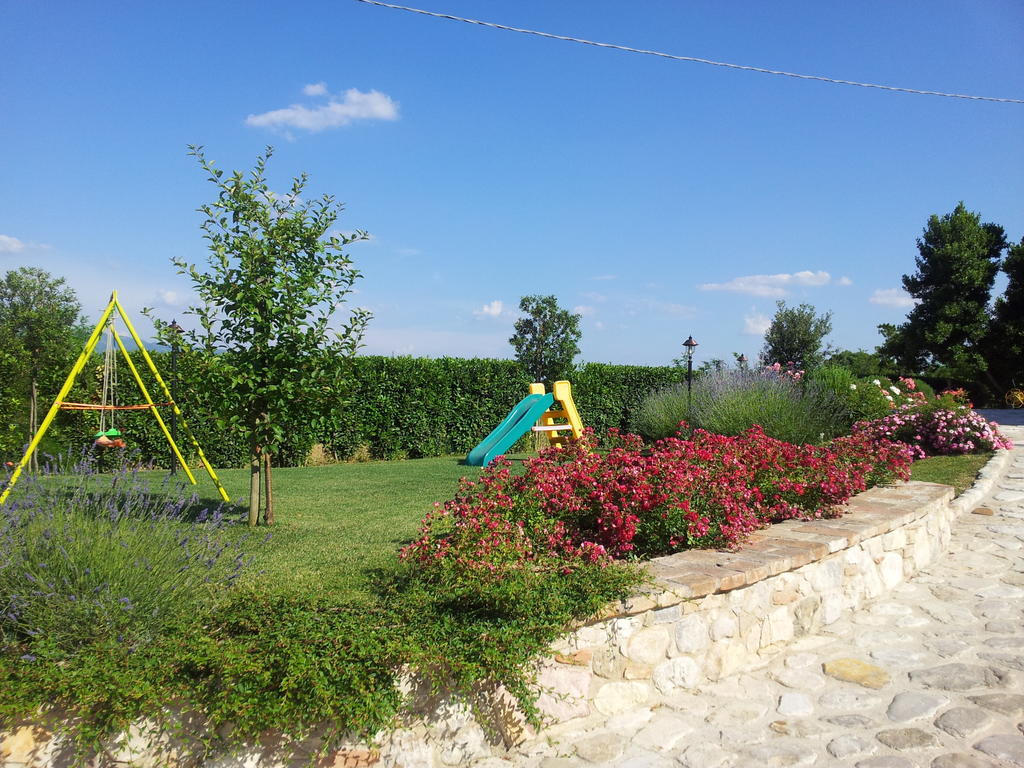 Agriturismo La Torraccia 토티 외부 사진