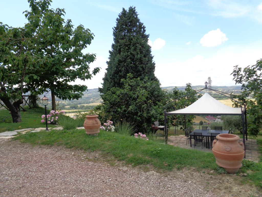 Agriturismo La Torraccia 토티 외부 사진