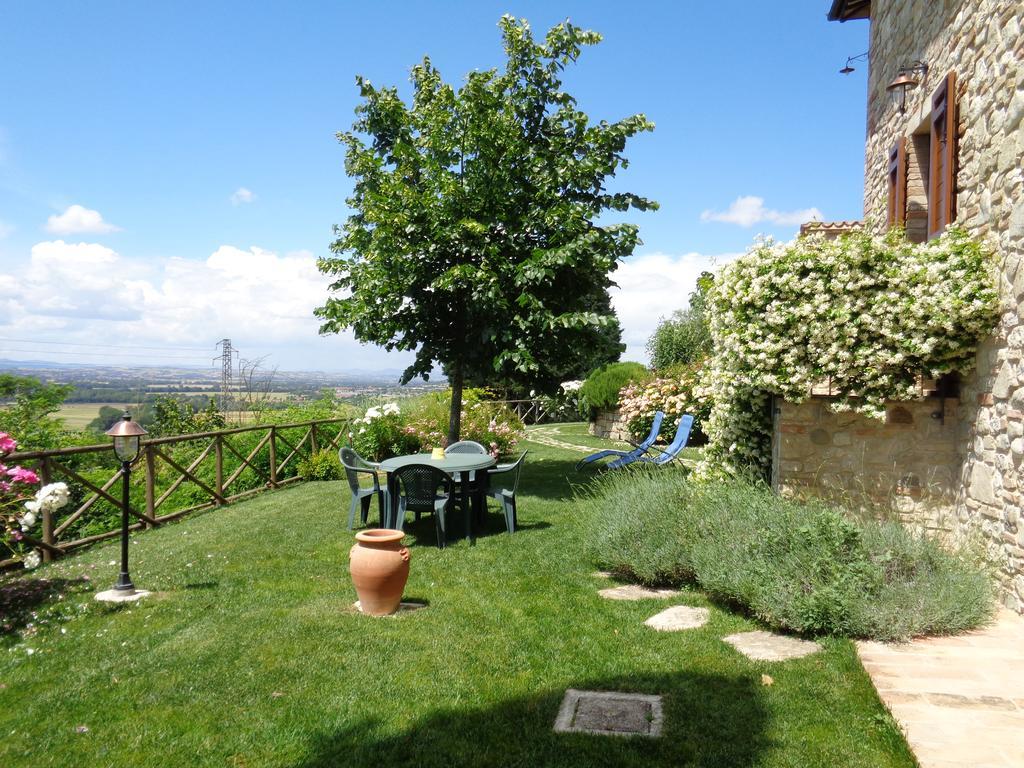 Agriturismo La Torraccia 토티 외부 사진